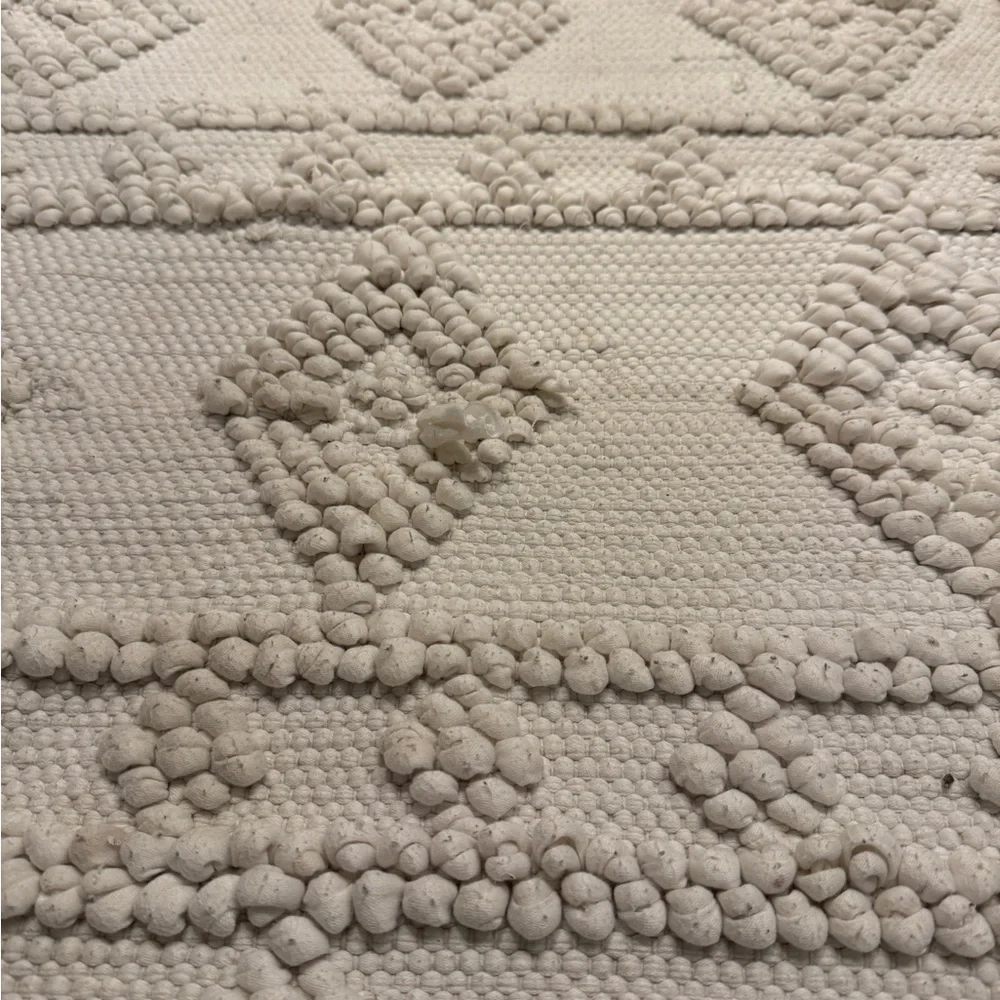 Nautica Cream Textured Bath Mat with Tassels